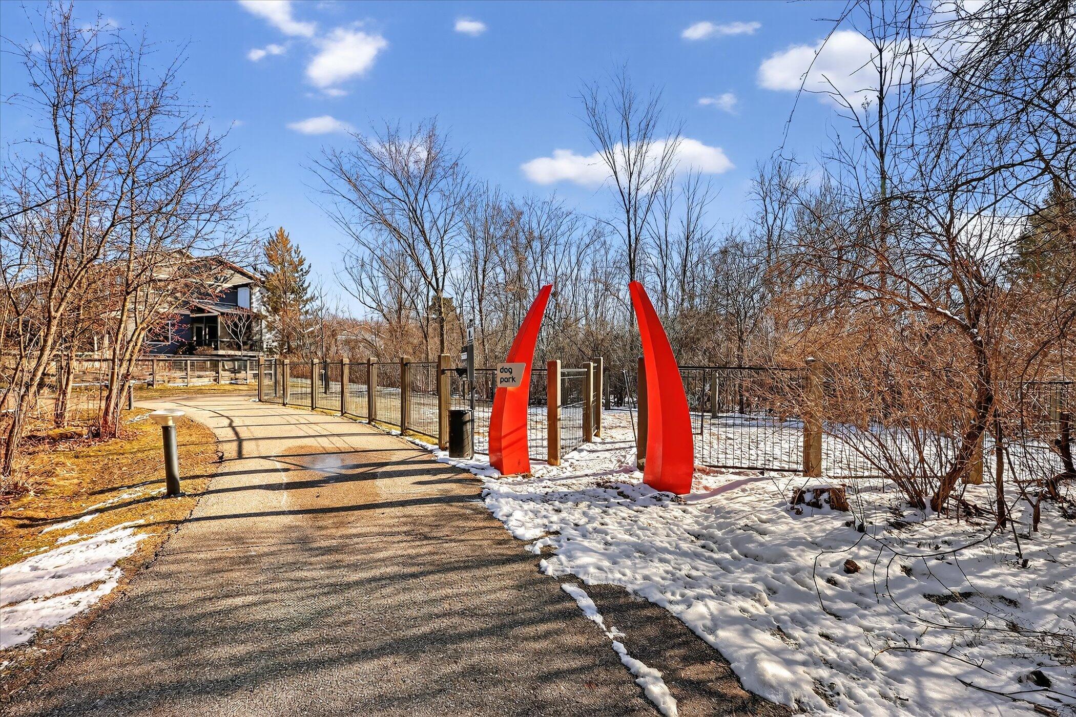 2022 Celadon Drive NE Grand Rapids MI 49525