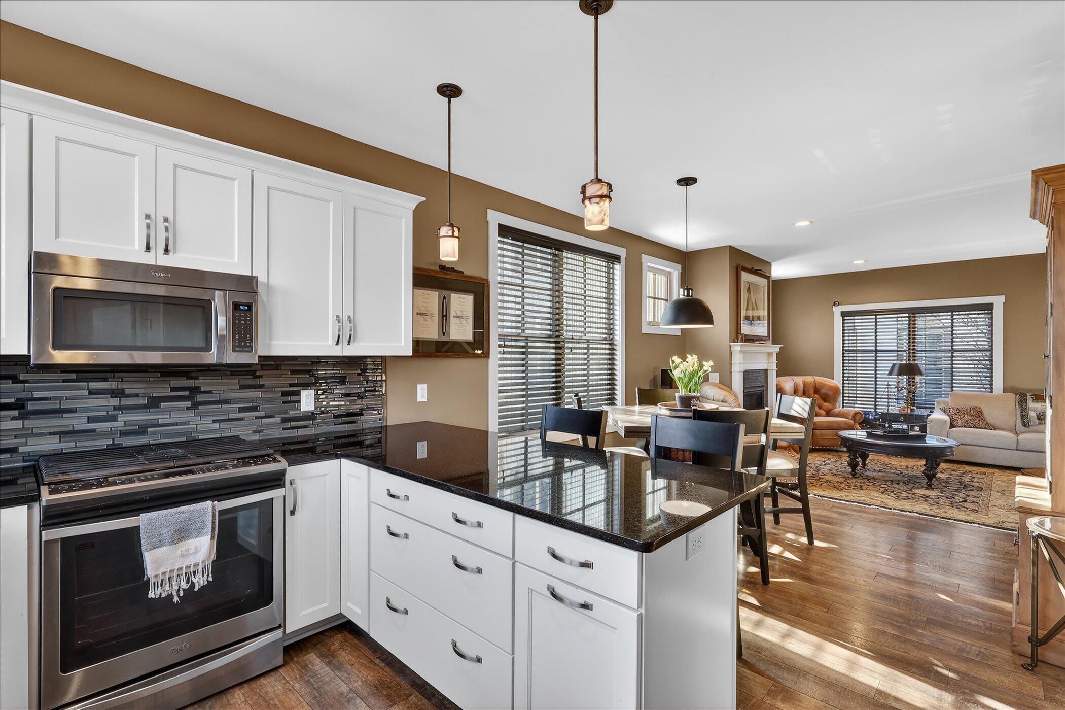 2022 Celadon Drive NE Grand Rapids MI 49525
