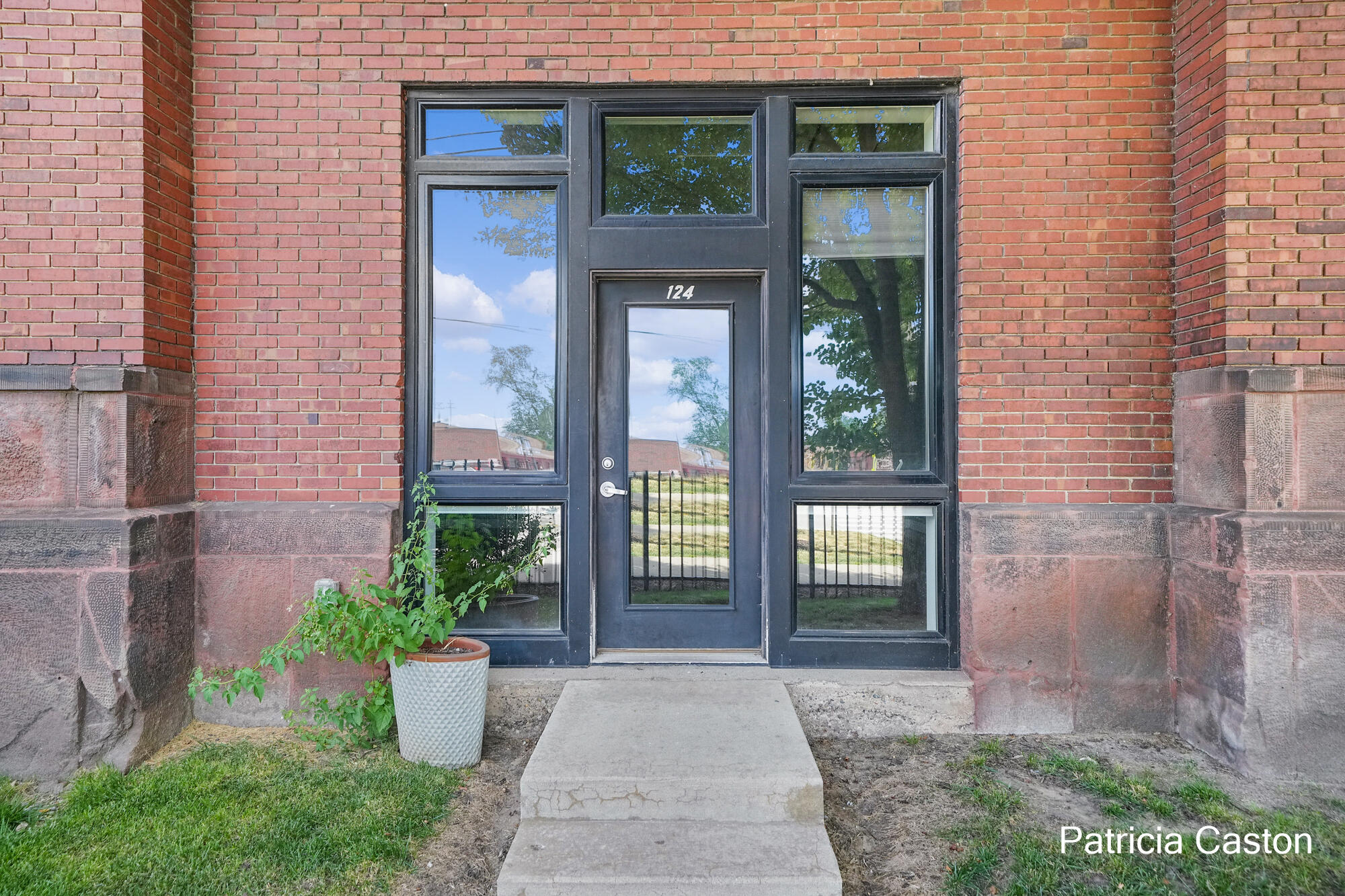 600 Broadway Avenue NW Grand Rapids MI 49504