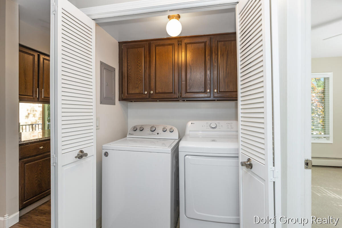 484 Barkwood Court NW Grand Rapids MI 49534