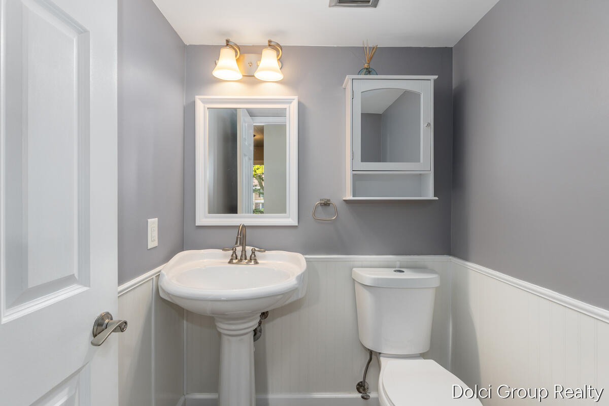 484 Barkwood Court NW Grand Rapids MI 49534