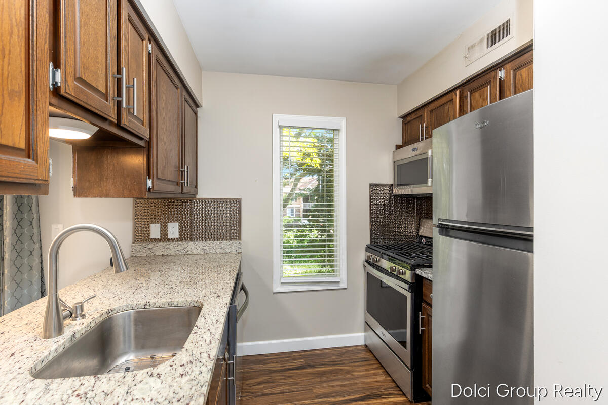 484 Barkwood Court NW Grand Rapids MI 49534