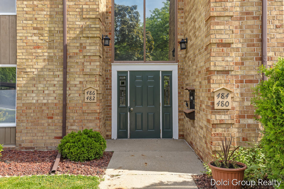 484 Barkwood Court NW Grand Rapids MI 49534