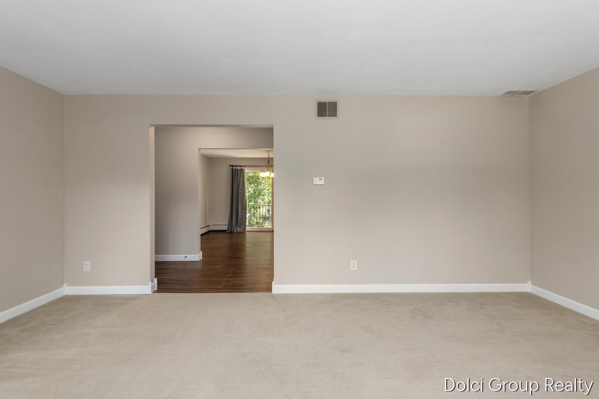 484 Barkwood Court NW Grand Rapids MI 49534