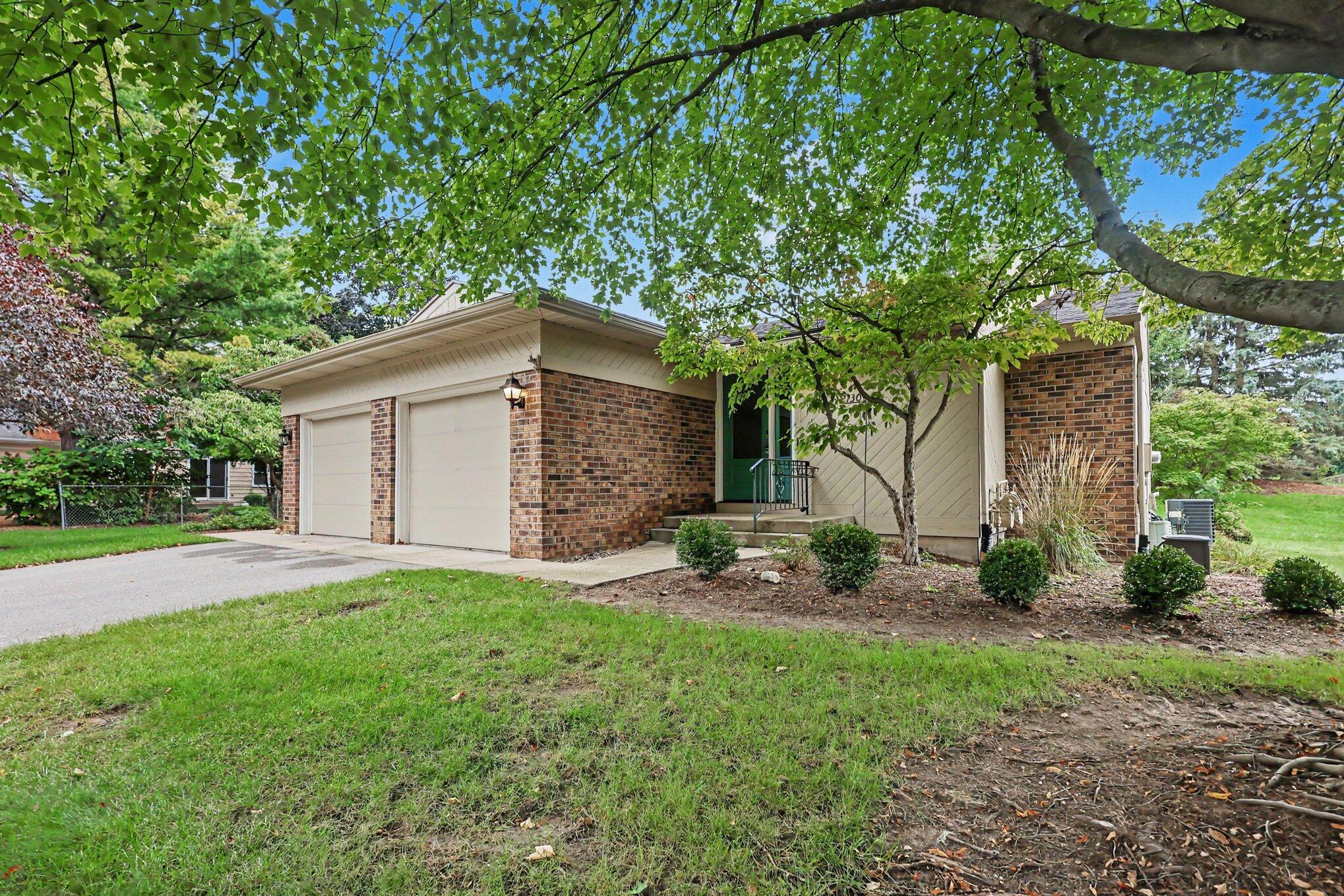 2130 Cranbrook Drive NE Grand Rapids MI 49505