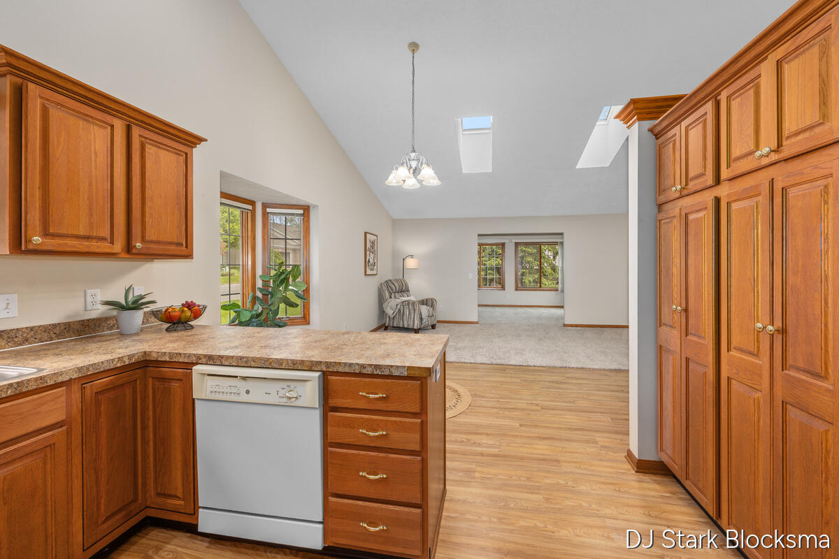 2038 Palmerton Court NE Grand Rapids MI 49505
