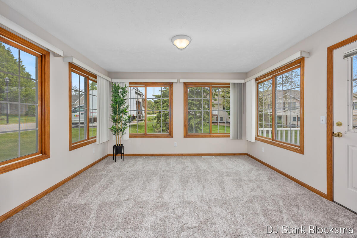 2038 Palmerton Court NE Grand Rapids MI 49505