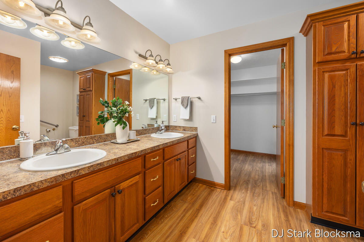 2038 Palmerton Court NE Grand Rapids MI 49505