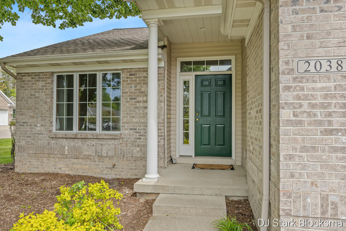 2038 Palmerton Court NE Grand Rapids MI 49505