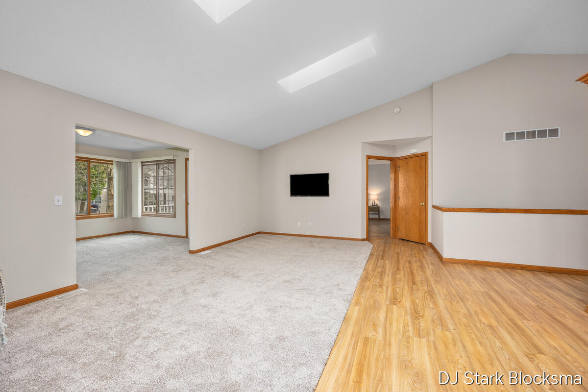 2038 Palmerton Court NE Grand Rapids MI 49505