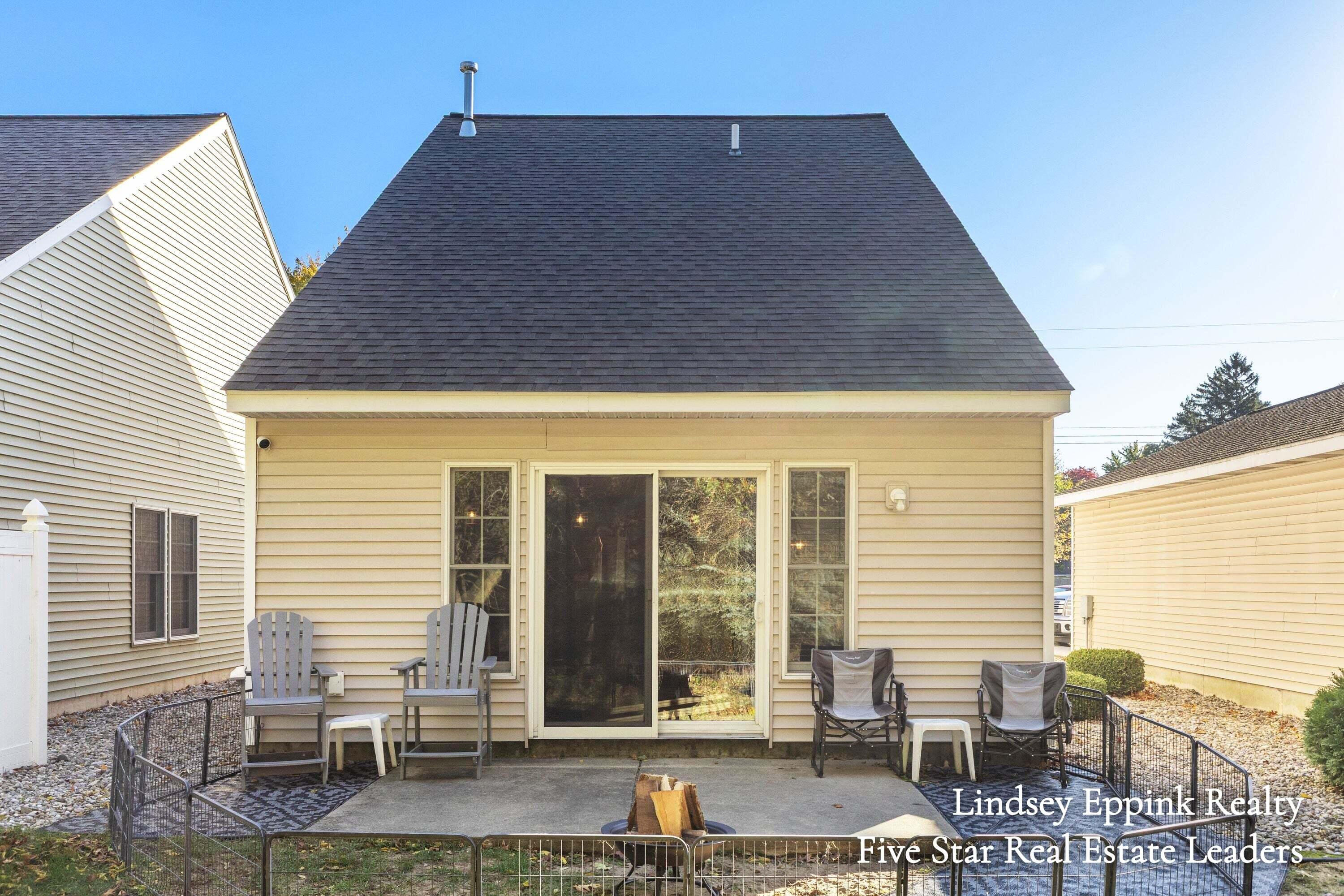 1023 Moreland Street Grand Haven MI 49417