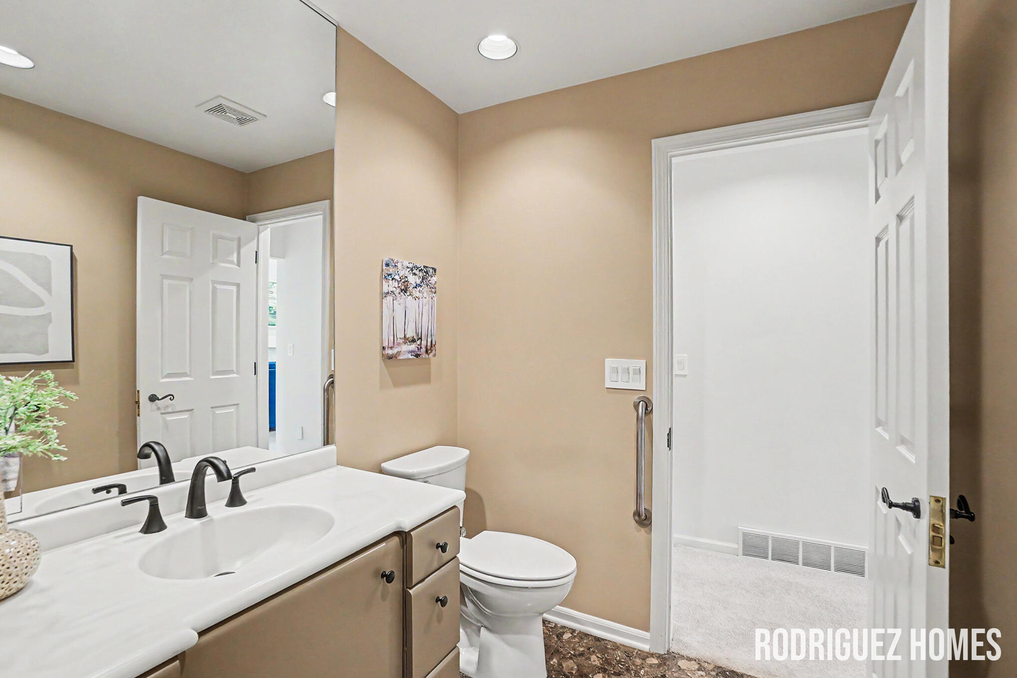 6270 Heathmoor Court SE Grand Rapids MI 49546