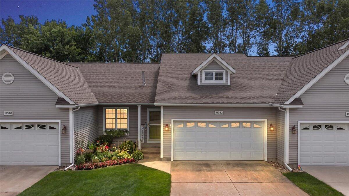 Holland MI, 11382 E Lake Drive