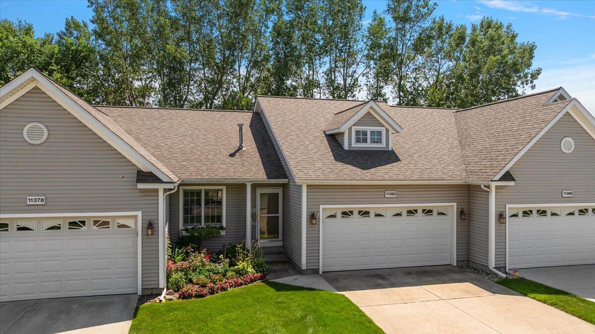11382 E Lake Drive Holland MI 49424