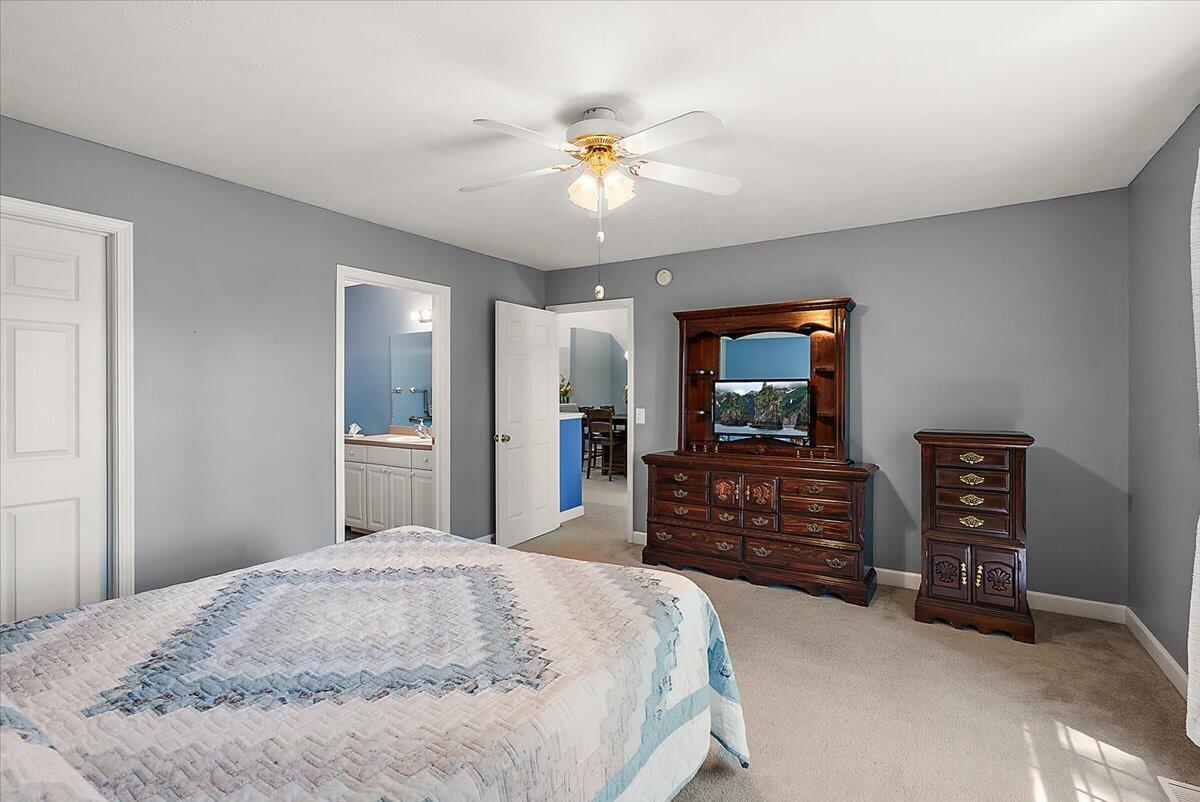 11382 E Lake Drive Holland MI 49424
