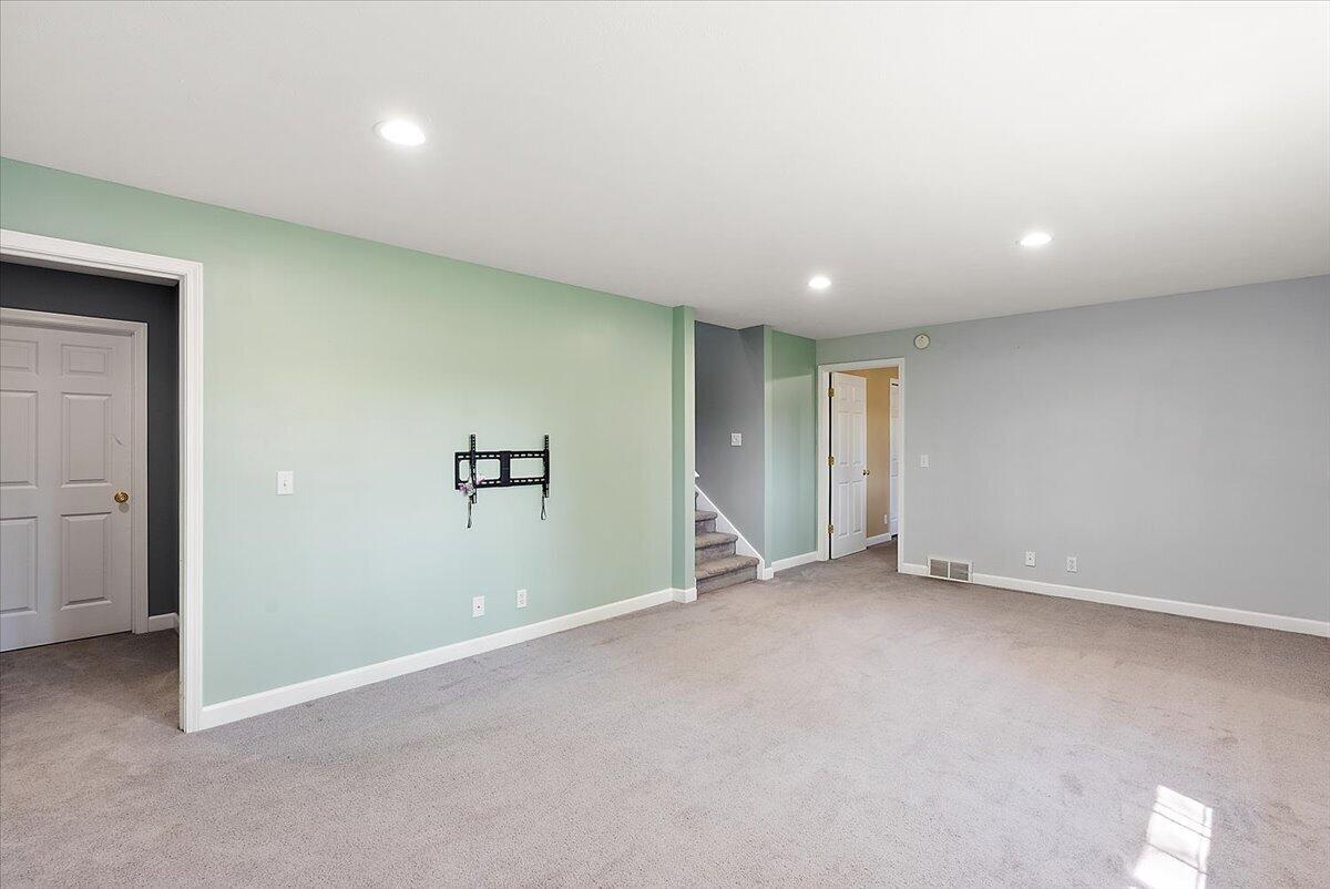 11382 E Lake Drive Holland MI 49424