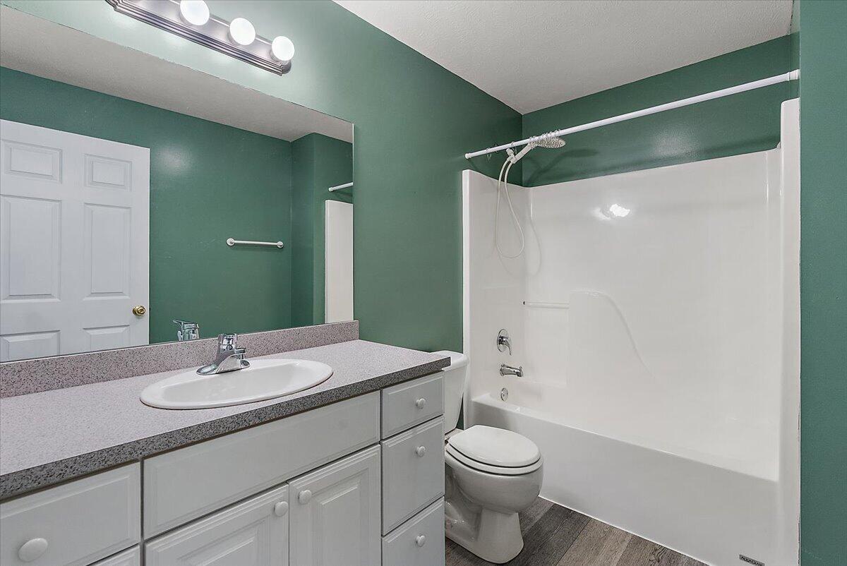 11382 E Lake Drive Holland MI 49424