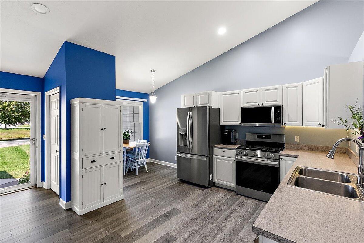 11382 E Lake Drive Holland MI 49424