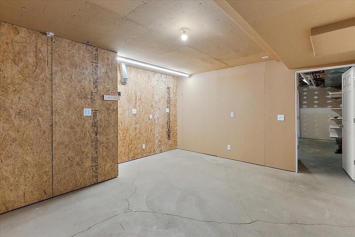 11382 E Lake Drive Holland MI 49424