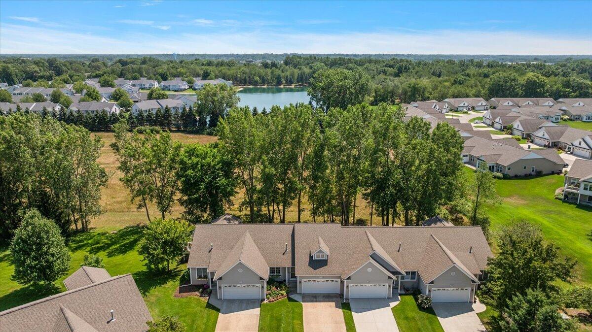 11382 E Lake Drive Holland MI 49424