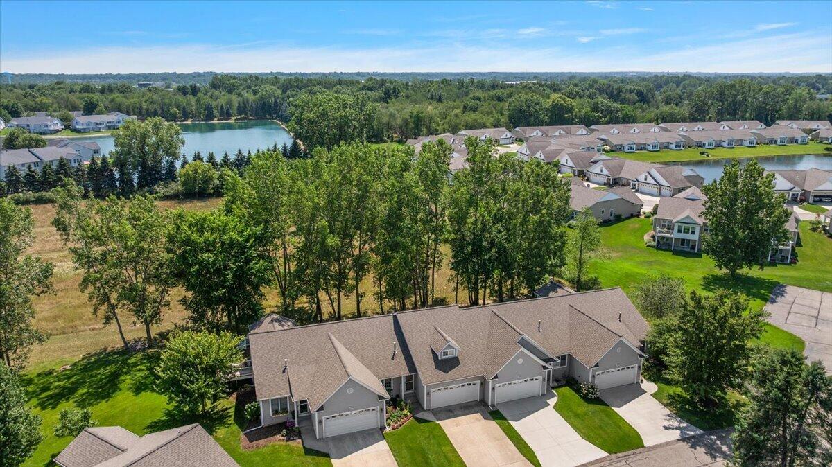 11382 E Lake Drive Holland MI 49424