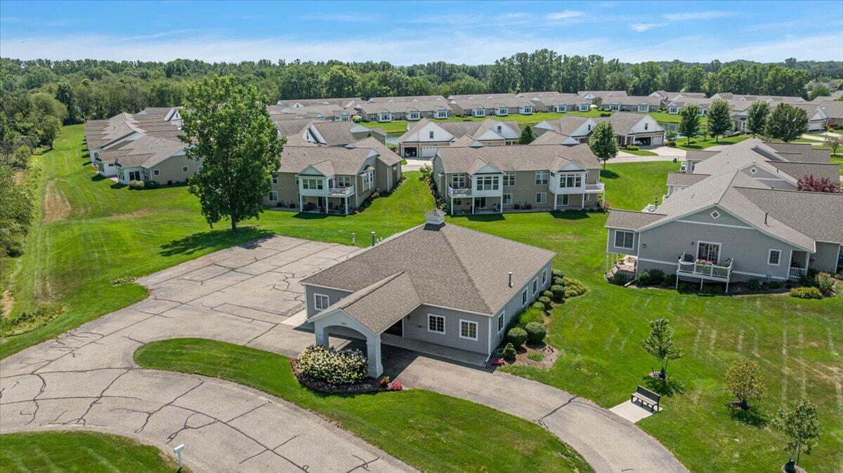 11382 E Lake Drive Holland MI 49424