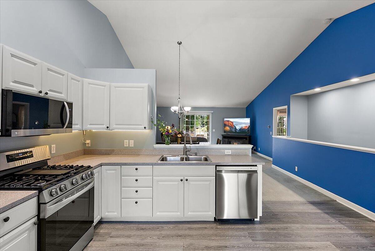 11382 E Lake Drive Holland MI 49424