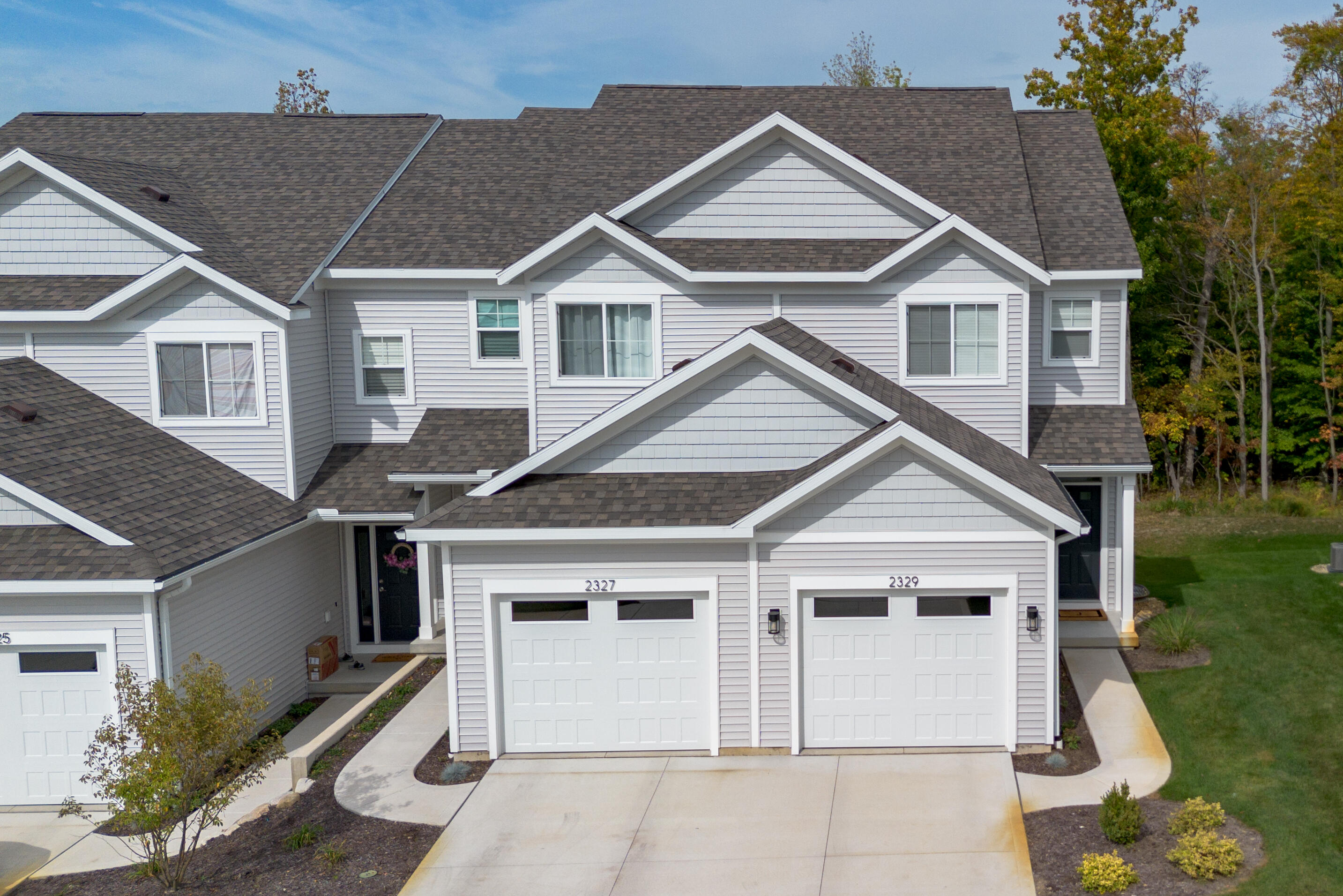 2242 Watertown Way NE Grand Rapids MI 49505