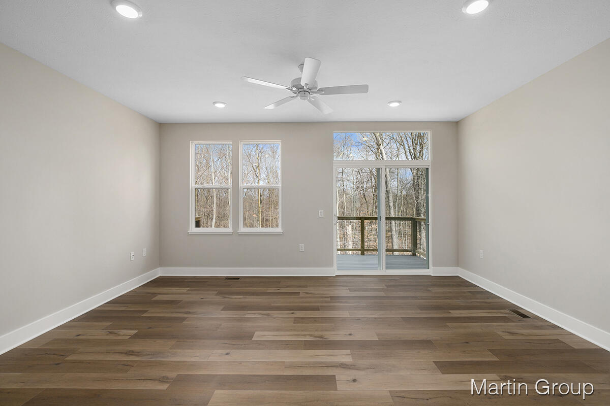 2242 Watertown Way NE Grand Rapids MI 49505