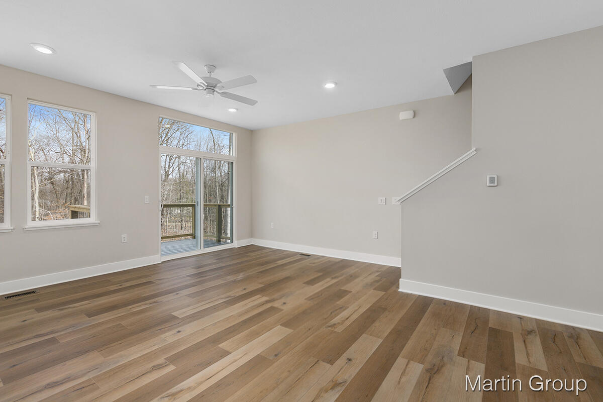 2242 Watertown Way NE Grand Rapids MI 49505
