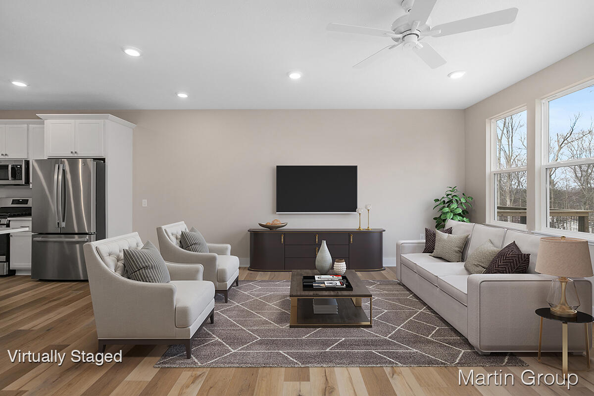 2242 Watertown Way NE Grand Rapids MI 49505