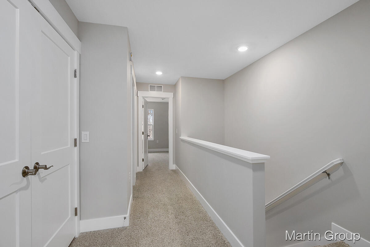 2242 Watertown Way NE Grand Rapids MI 49505