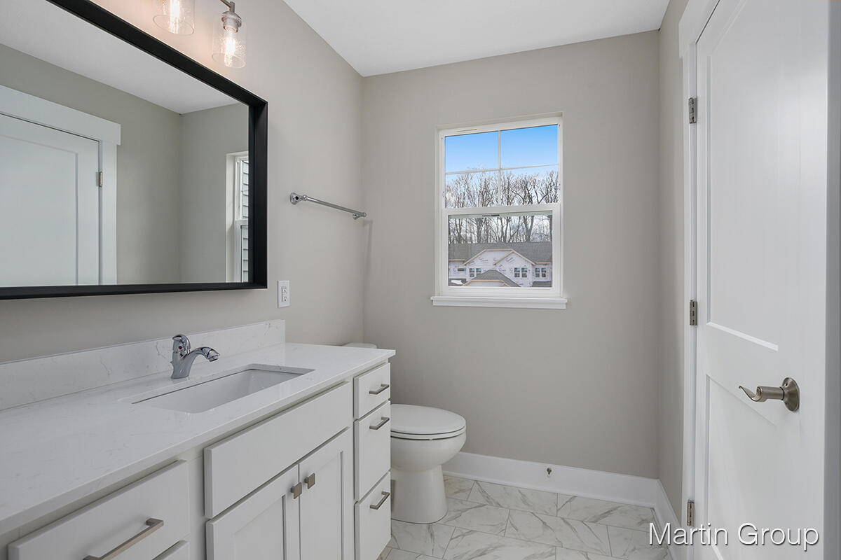 2242 Watertown Way NE Grand Rapids MI 49505