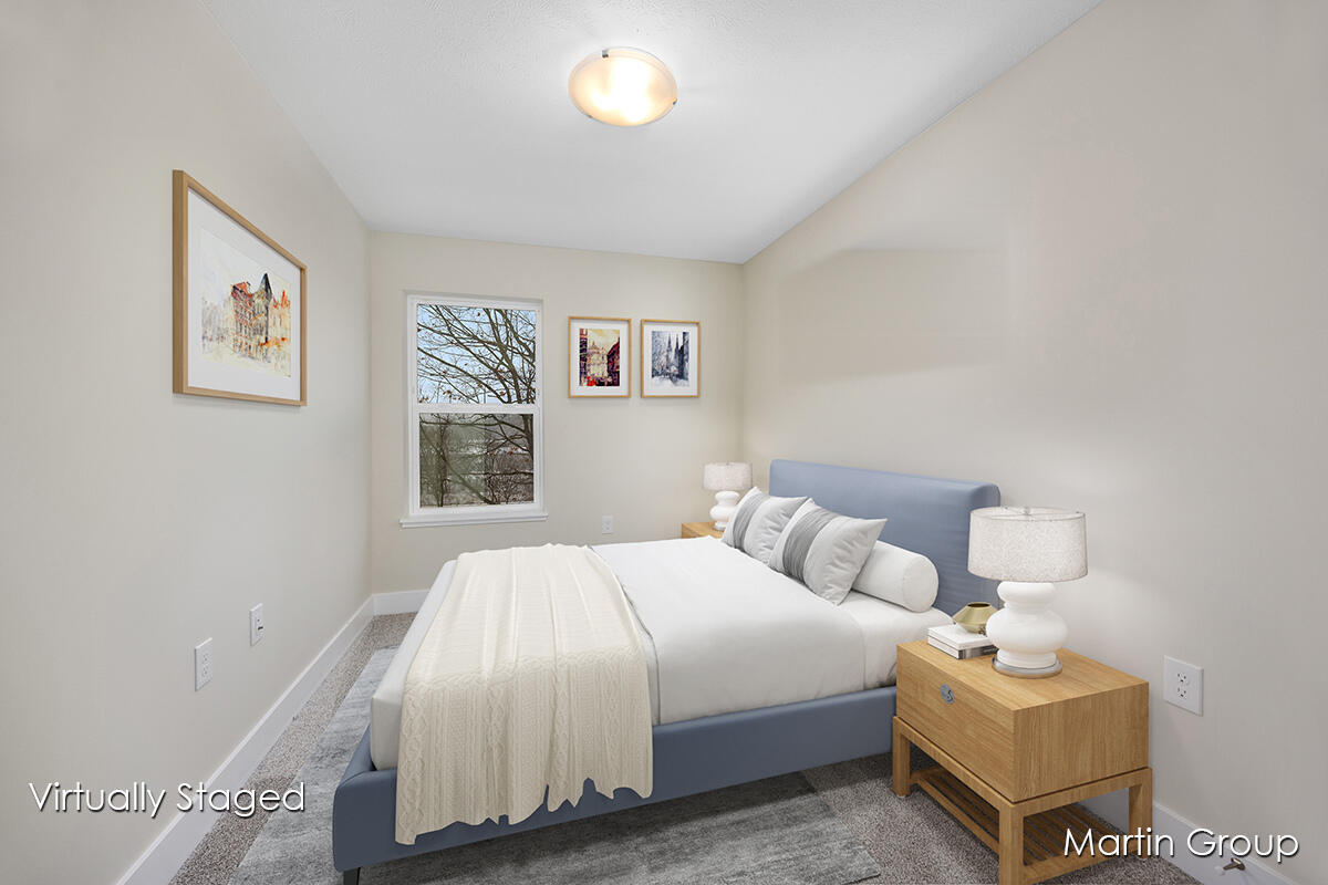 2242 Watertown Way NE Grand Rapids MI 49505