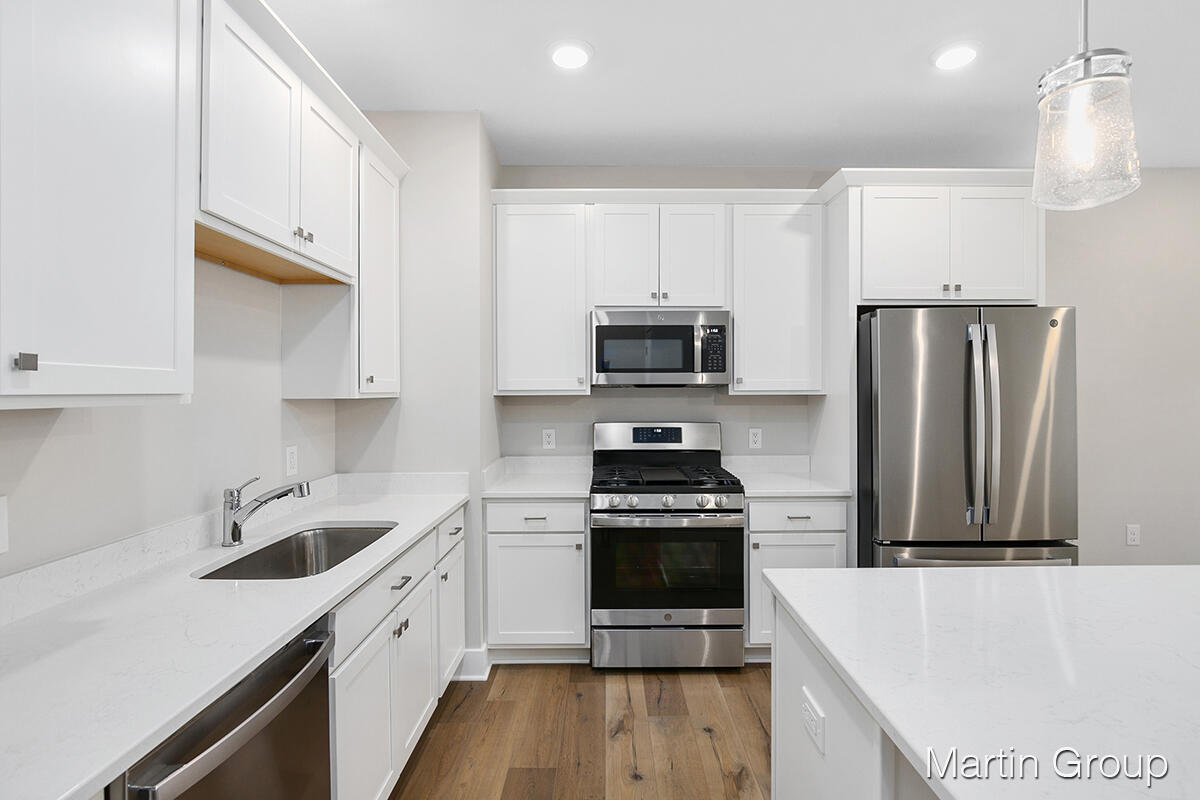 2242 Watertown Way NE Grand Rapids MI 49505