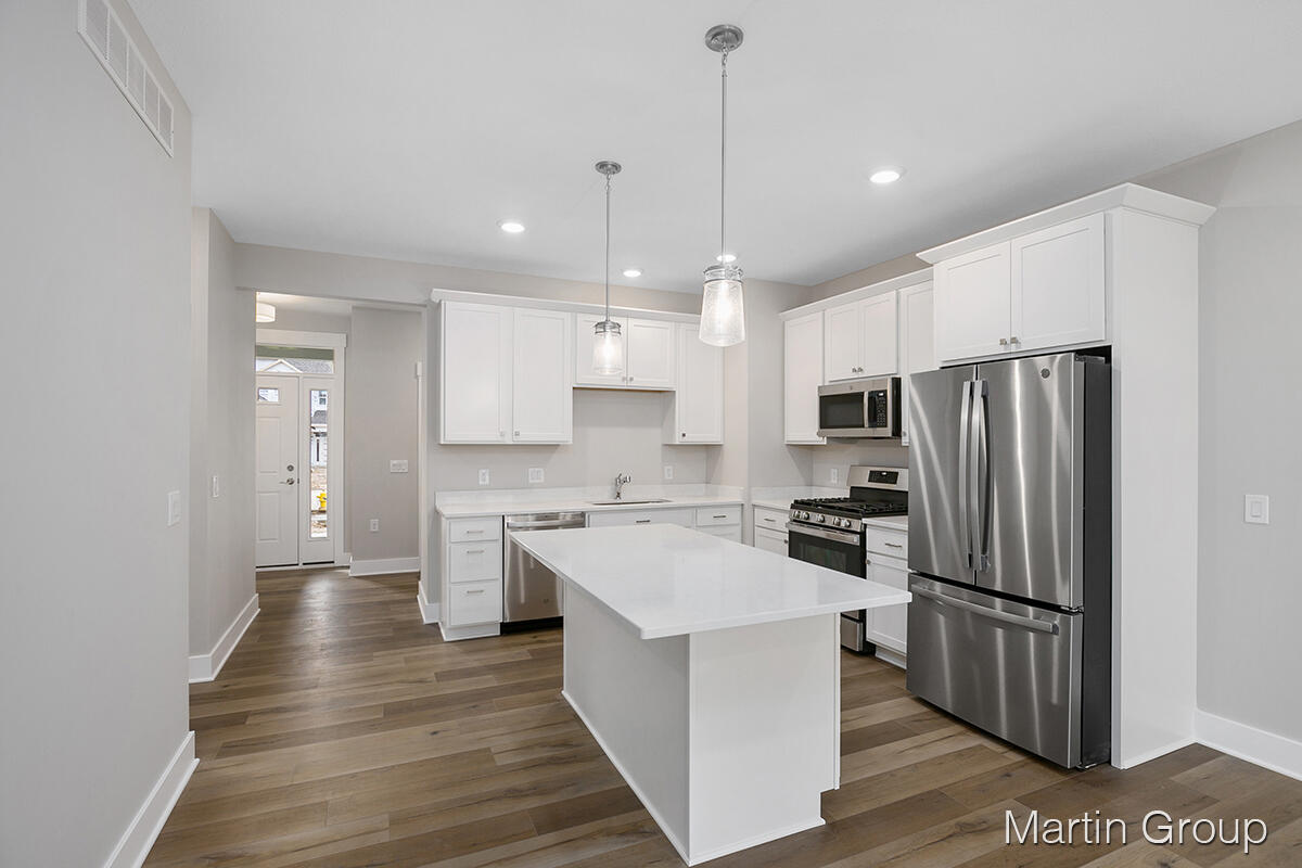 2242 Watertown Way NE Grand Rapids MI 49505