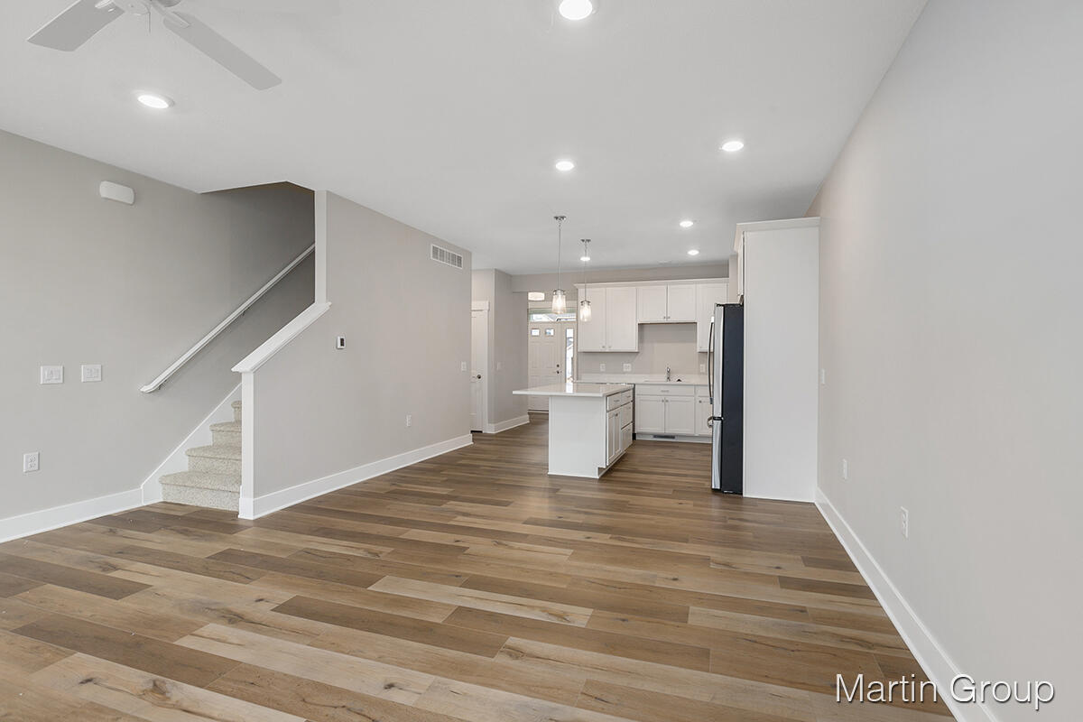 2242 Watertown Way NE Grand Rapids MI 49505