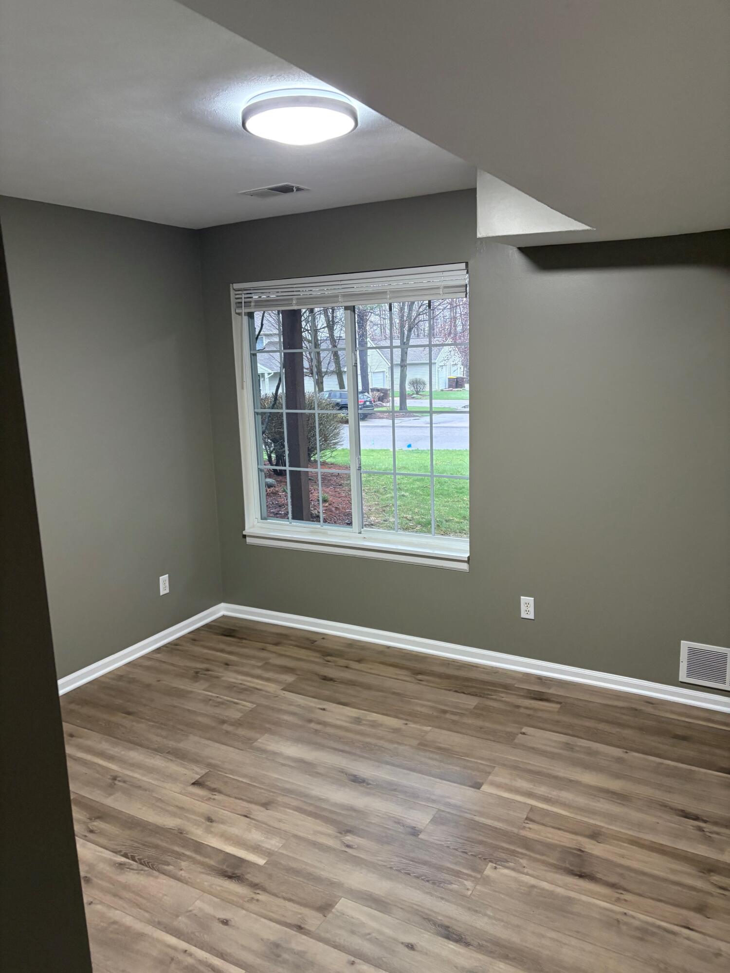 219 Hunters Lane NE Rockford MI 49341