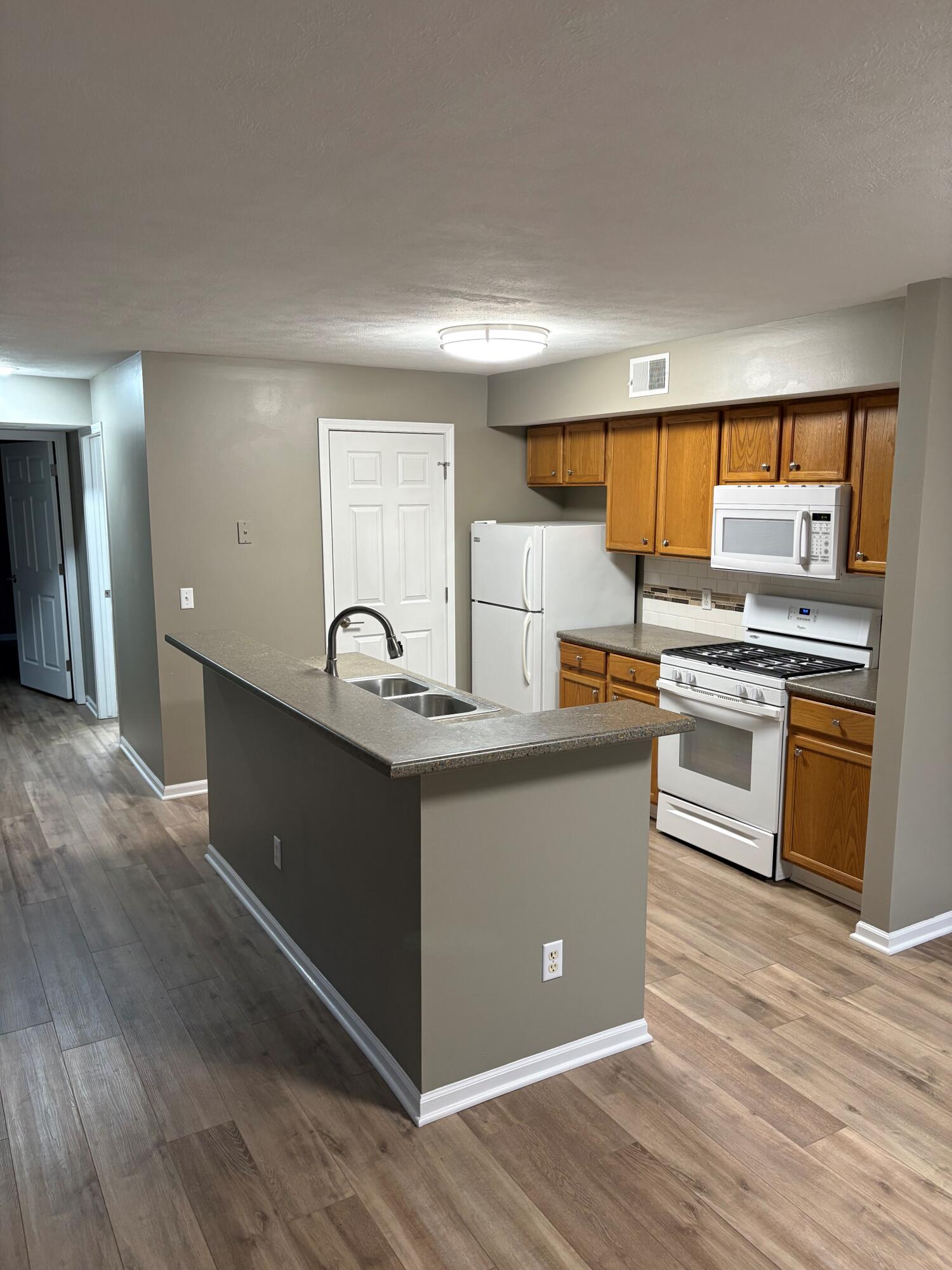 219 Hunters Lane NE Rockford MI 49341