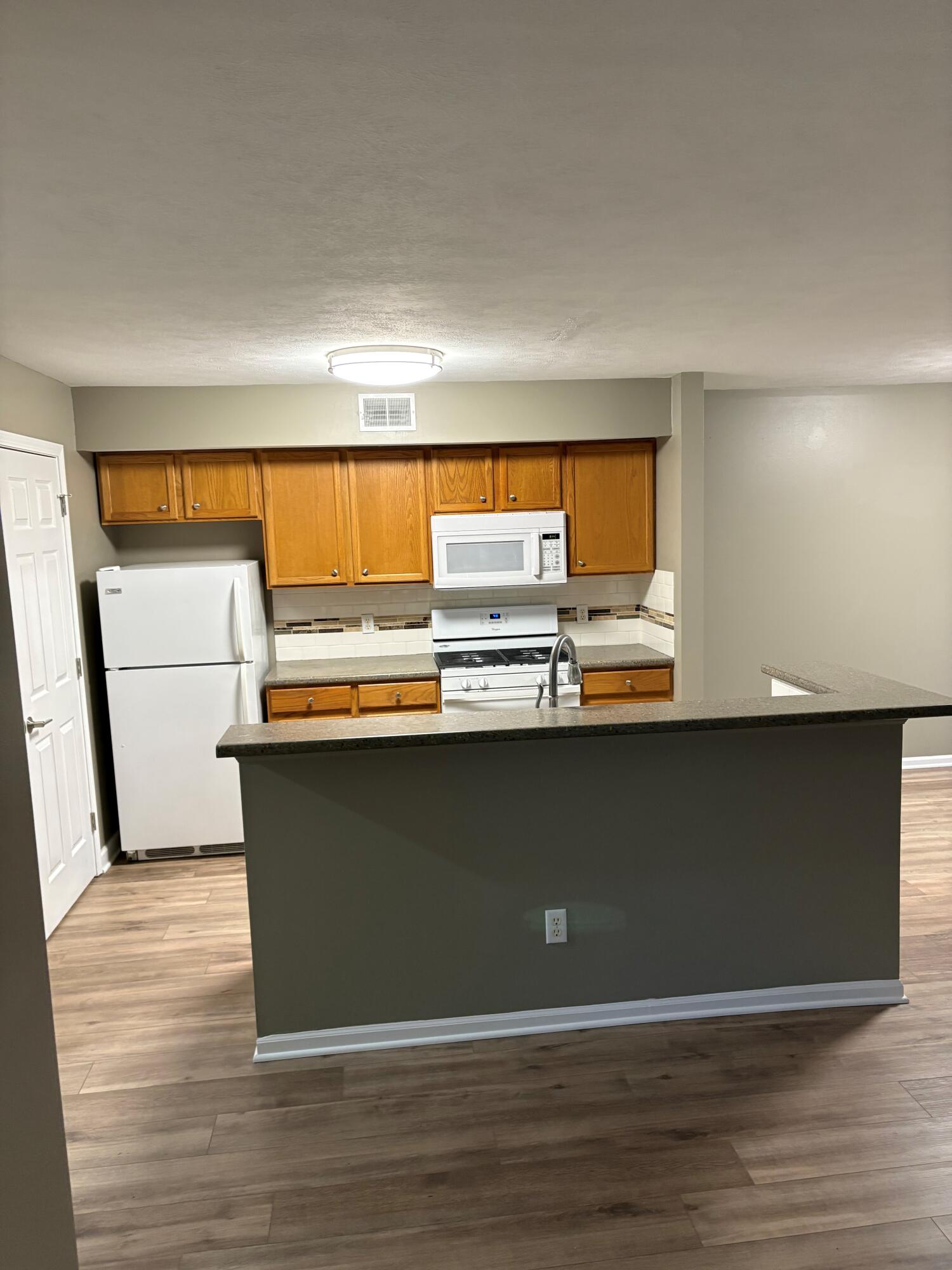219 Hunters Lane NE Rockford MI 49341