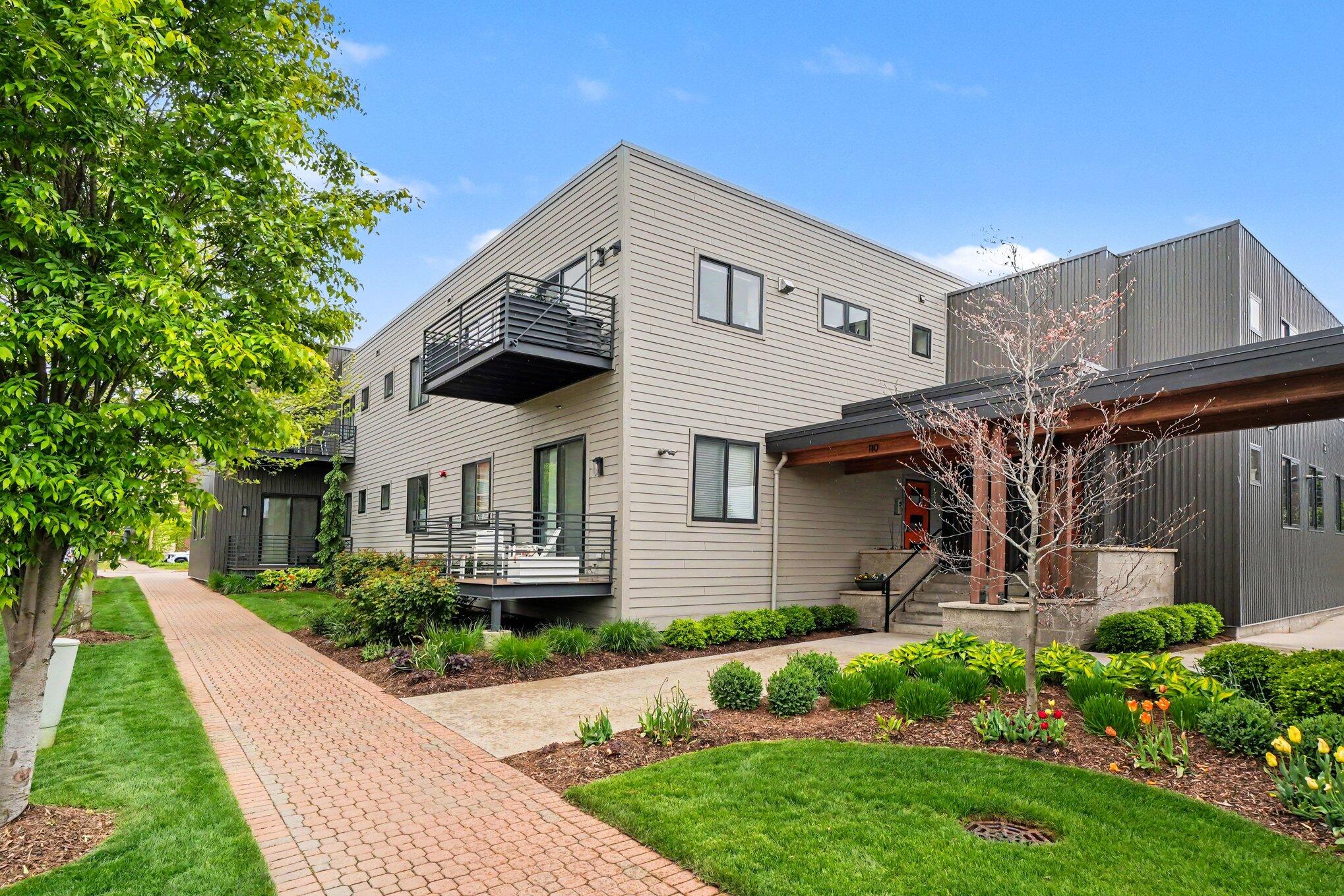 110 Central Avenue Holland MI 49423