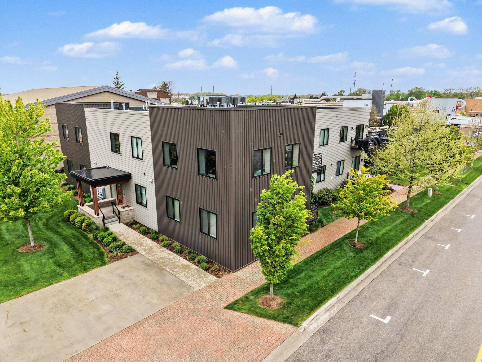 110 Central Avenue Holland MI 49423