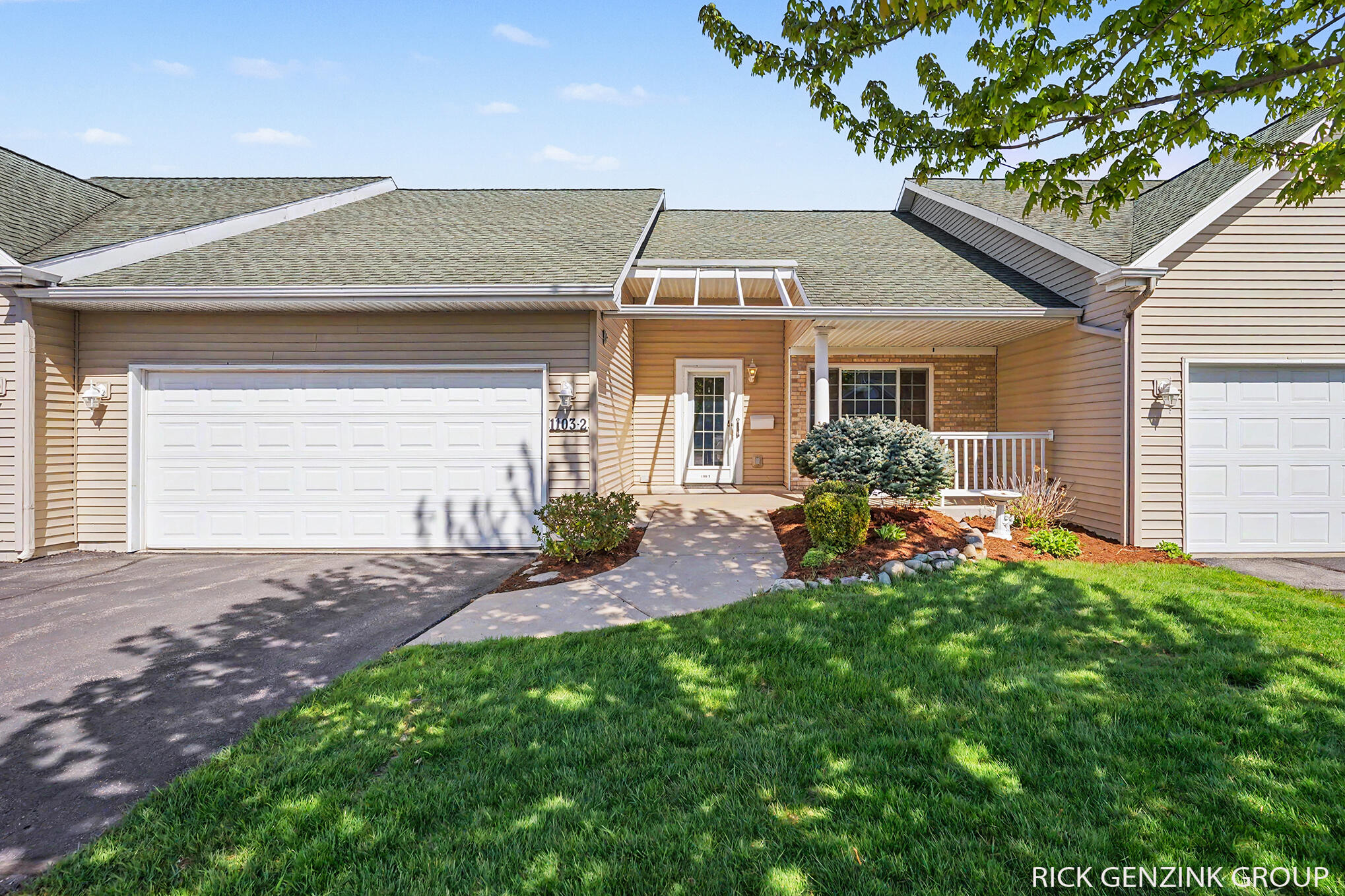 1103 Fountain View Circle Holland MI 49423