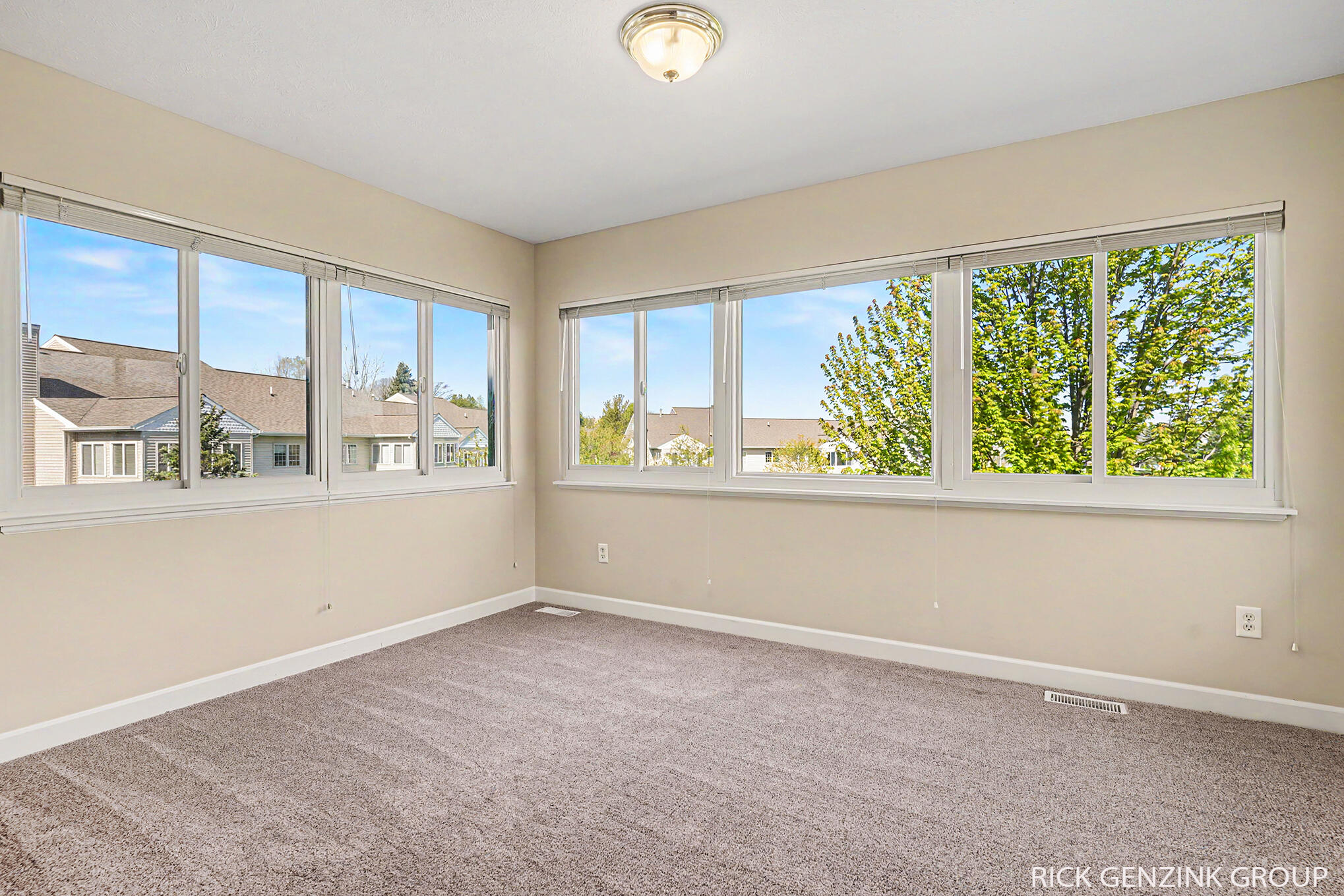 1103 Fountain View Circle Holland MI 49423
