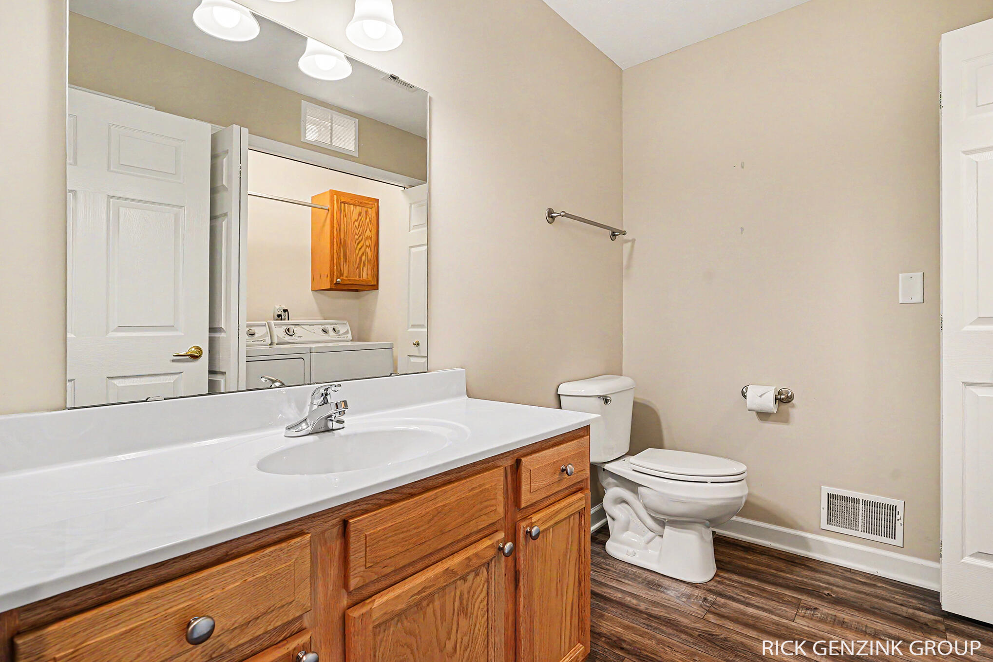 1103 Fountain View Circle Holland MI 49423