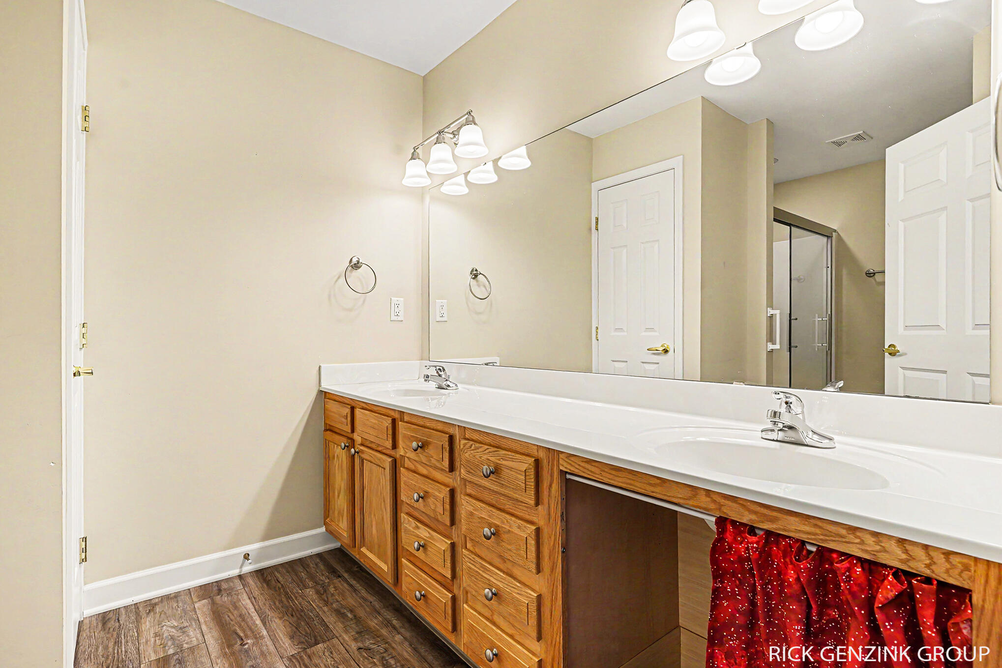 1103 Fountain View Circle Holland MI 49423
