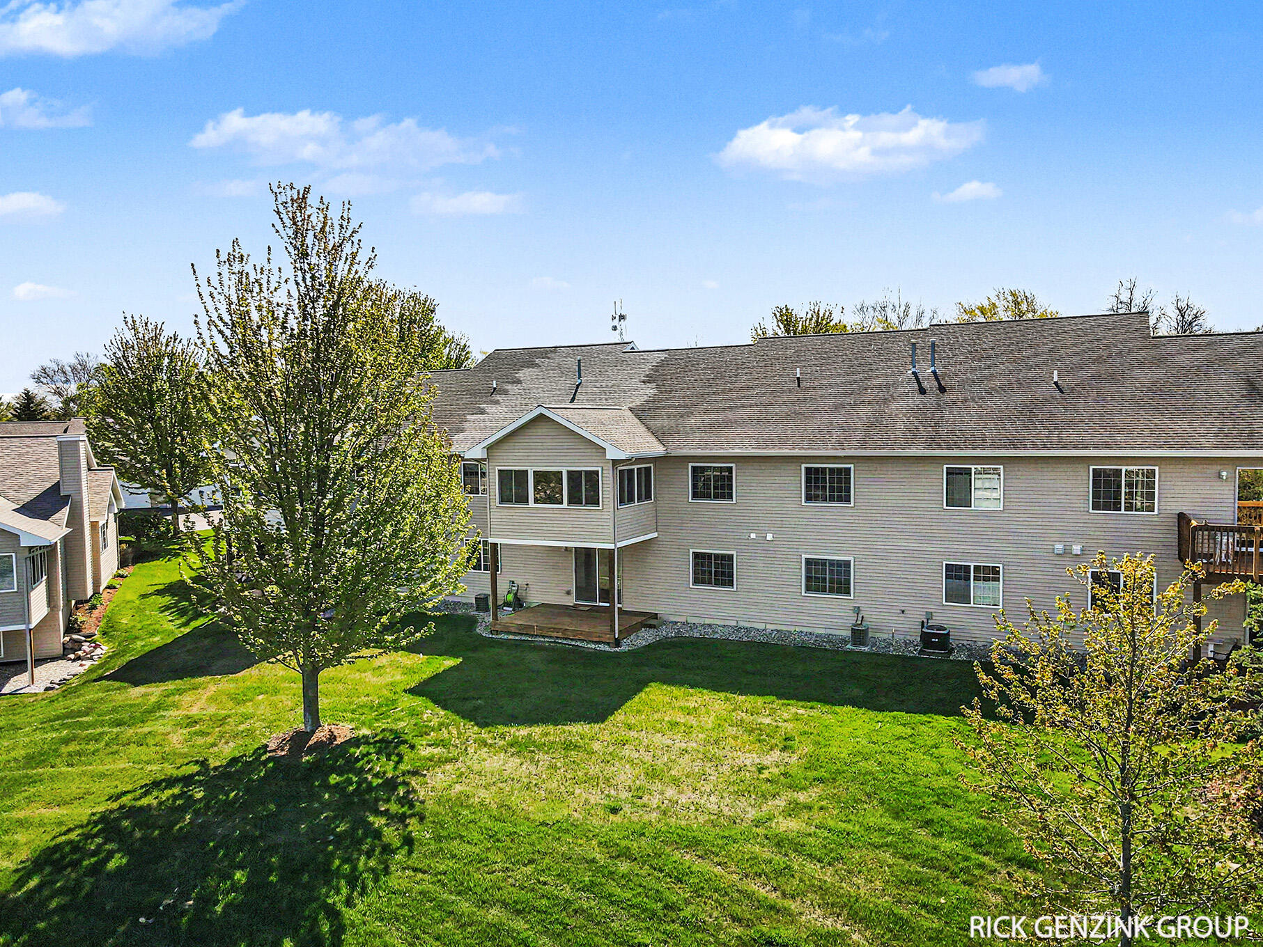 1103 Fountain View Circle Holland MI 49423