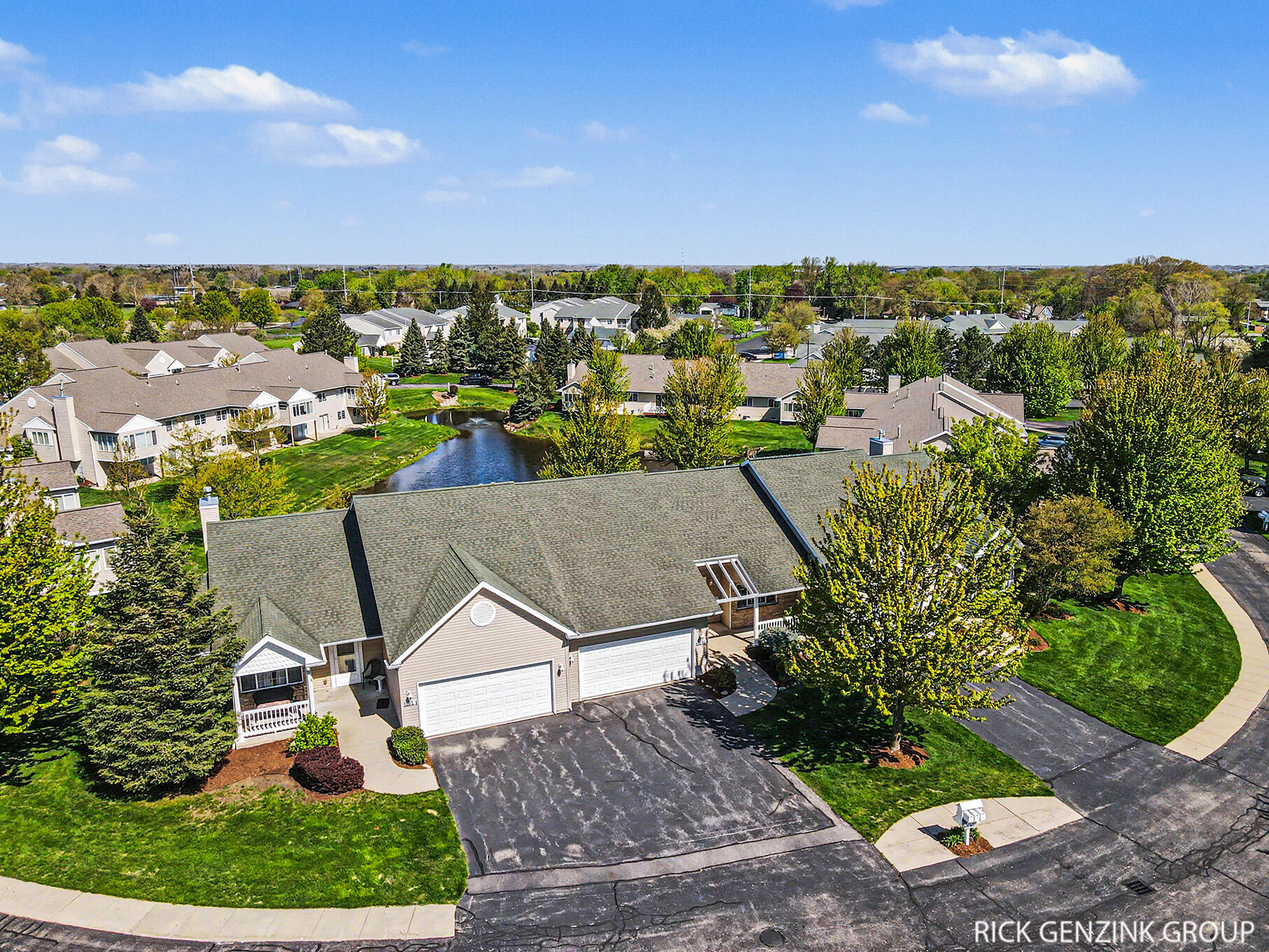 1103 Fountain View Circle Holland MI 49423