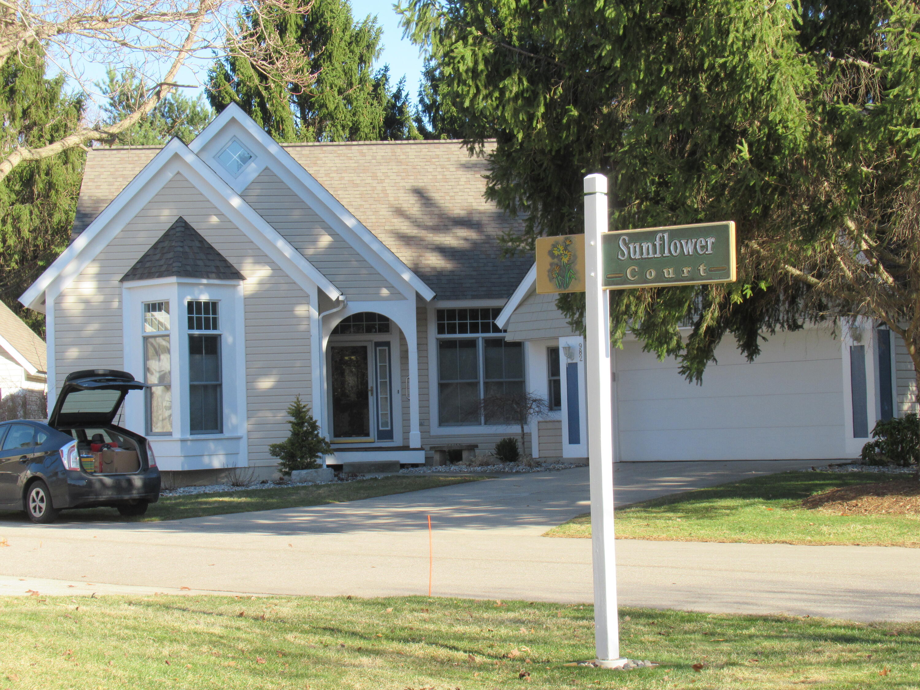 982 Sunflower Court Holland MI 49424