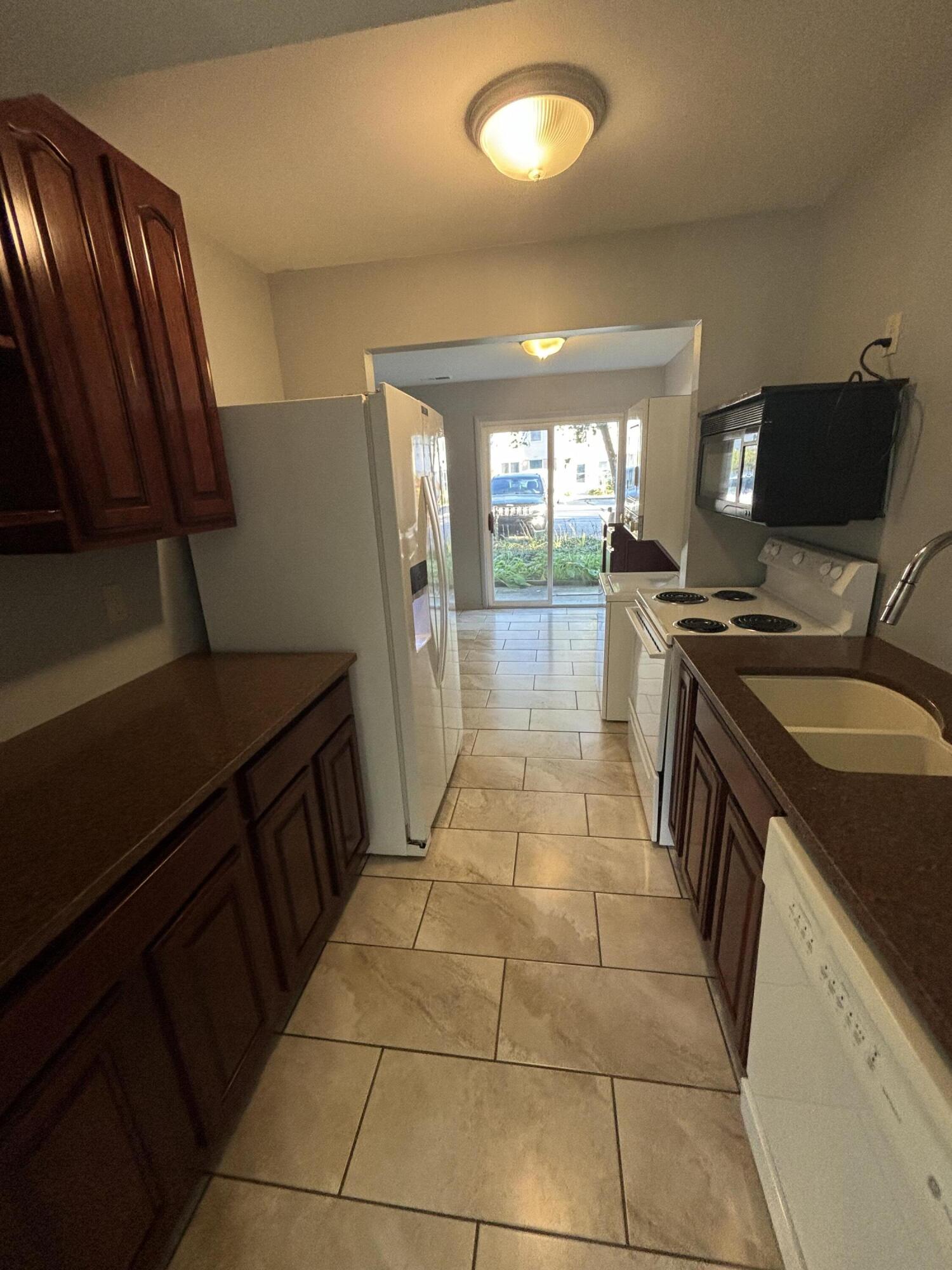 3647 Kenbrooke Court Kalamazoo MI 49006